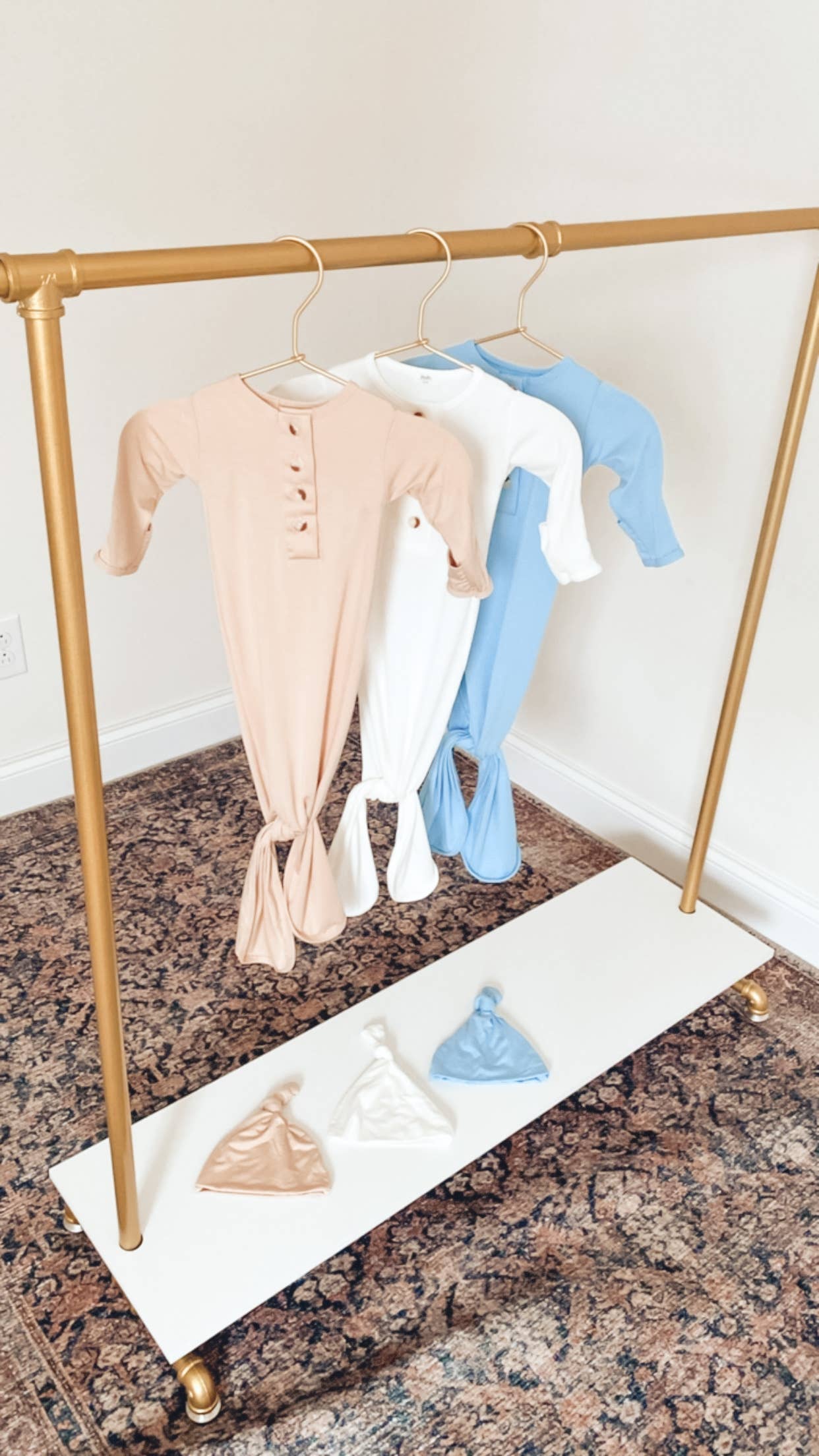 Newborn Knotted Baby Gown and Hat Sets - Baby Clothing