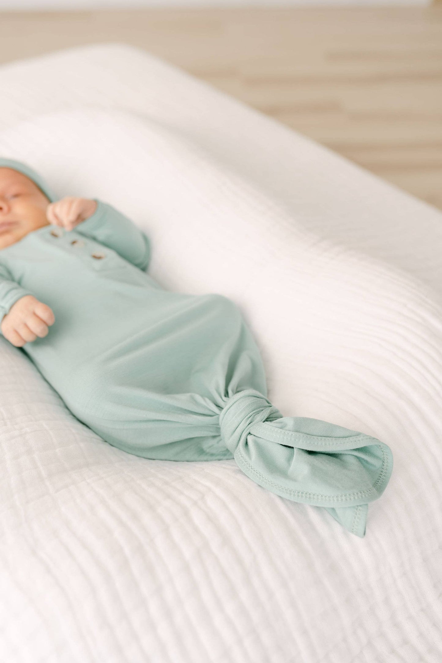 Newborn Knotted Baby Gown and Hat Sets - Baby Clothing